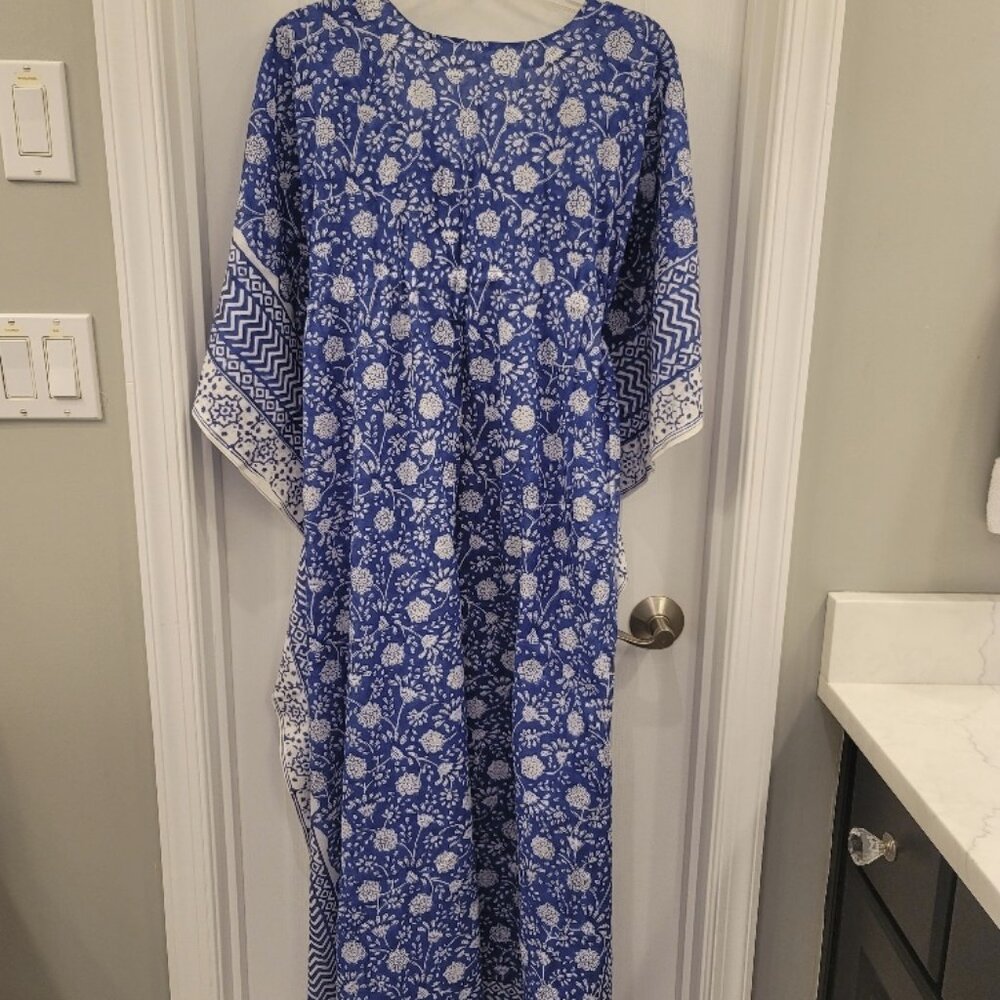 Women Blue & White Cotton Long Kaftan, Caftan Swimsuit Coverup. One size - Picture 3 of 7